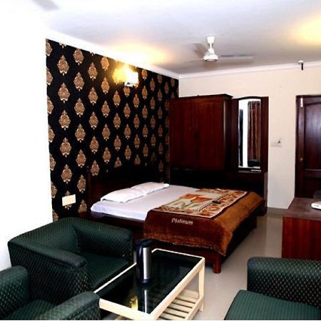Hotel Haryana Chandigarh Ngoại thất bức ảnh