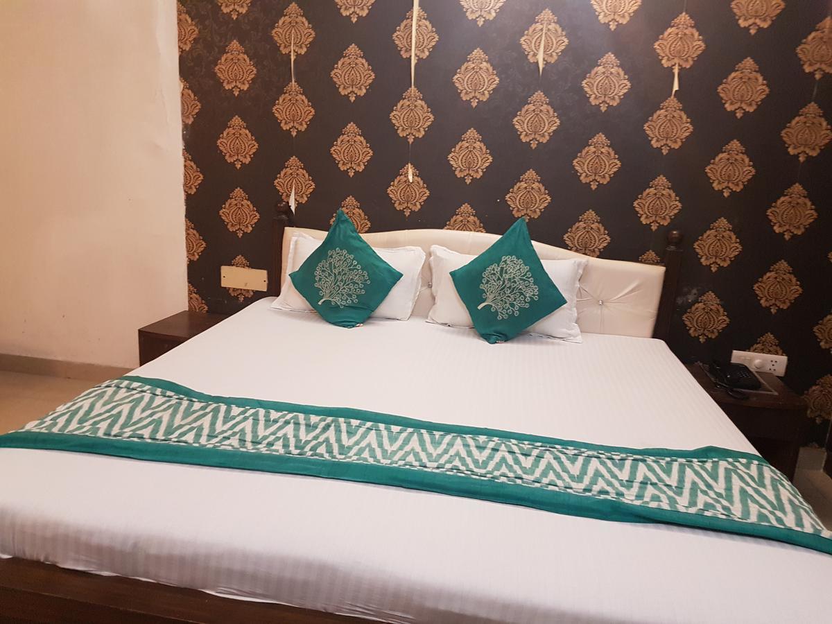 Hotel Haryana Chandigarh Ngoại thất bức ảnh