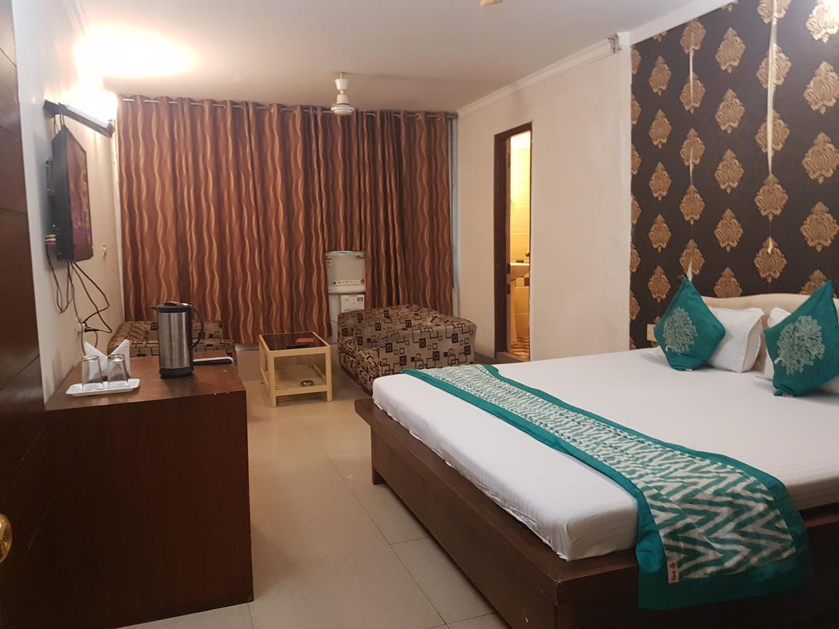 Hotel Haryana Chandigarh Ngoại thất bức ảnh